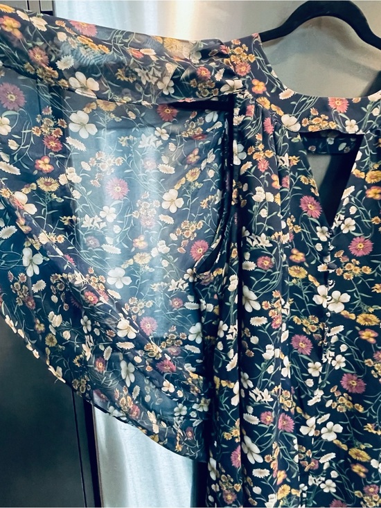 Modcloth Dresses & Skirts - Modcloth Black Floral Keyhole Blouse with Pink and Yellow Blooms. Sleeveless